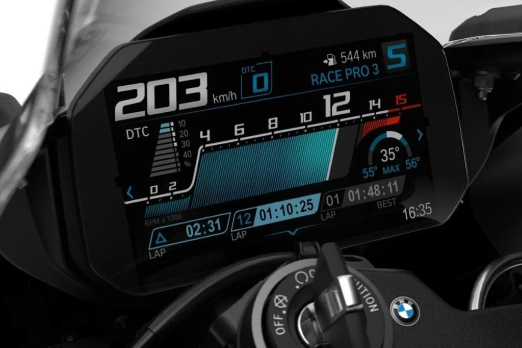 Motorcycle digital dashboard display